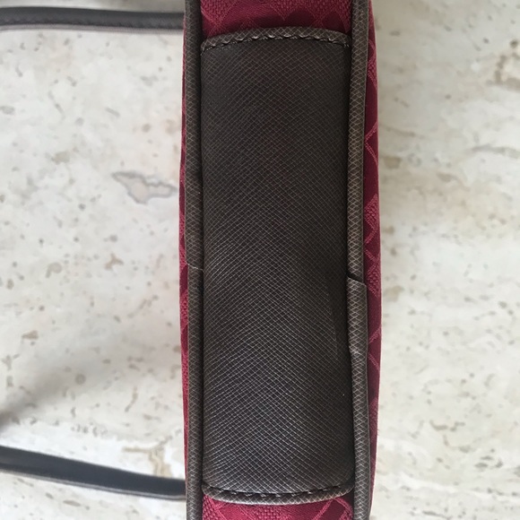 Tommy Hilfiger red cross body purse.  Good pre-loved condition. - Picture 7 of 13
